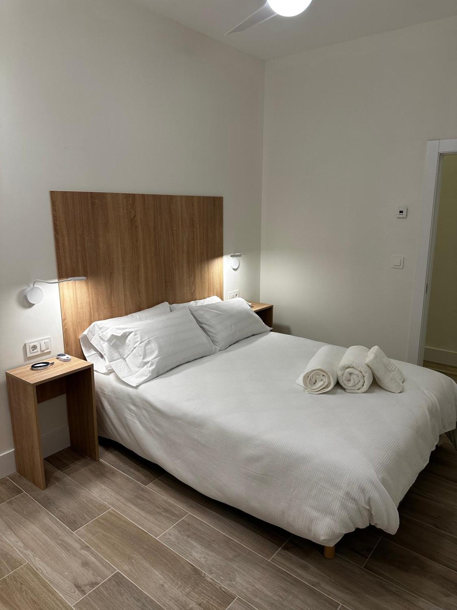 Apartamentos Moncloa มาดริด ภายนอก รูปภาพ